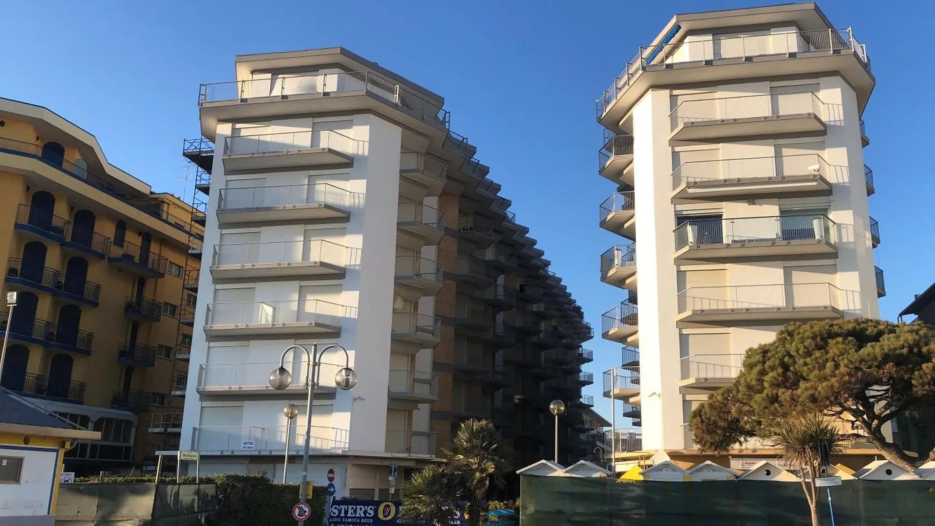 Vista Mare, Centrale - Centro Commerciale contacts