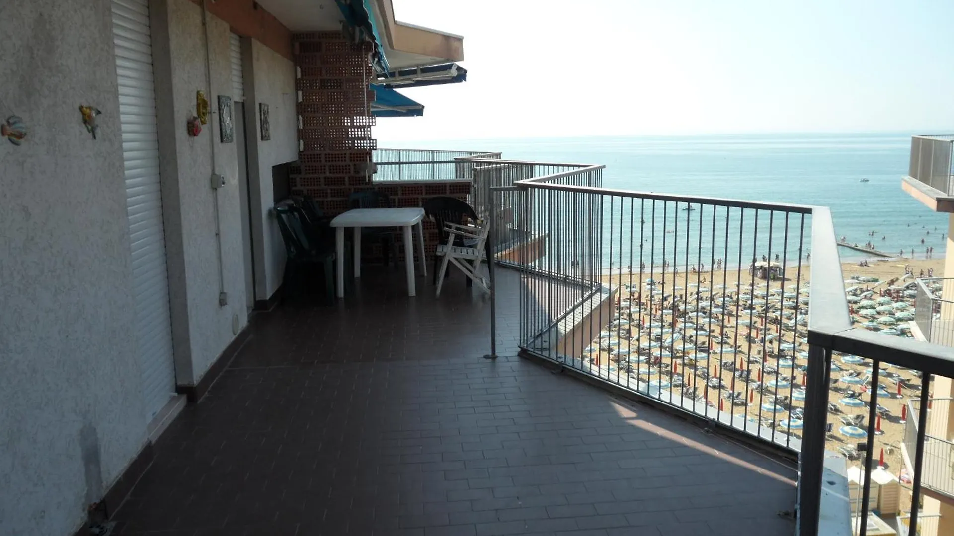 Vista Mare, Centrale - Centro Commerciale Lido di Jesolo Italy