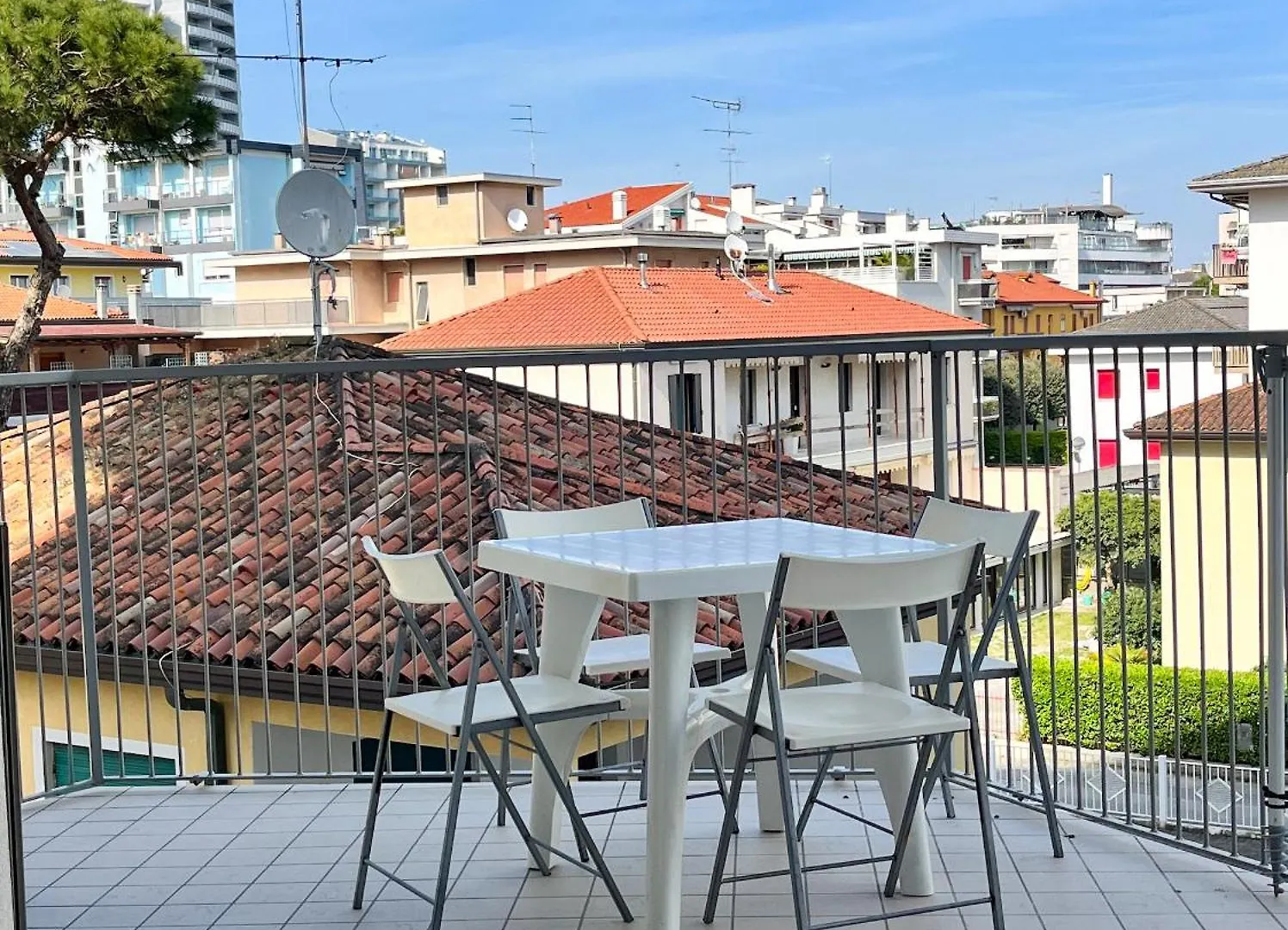 Vista Mare, Centrale - Centro Commerciale Lido di Jesolo Italy